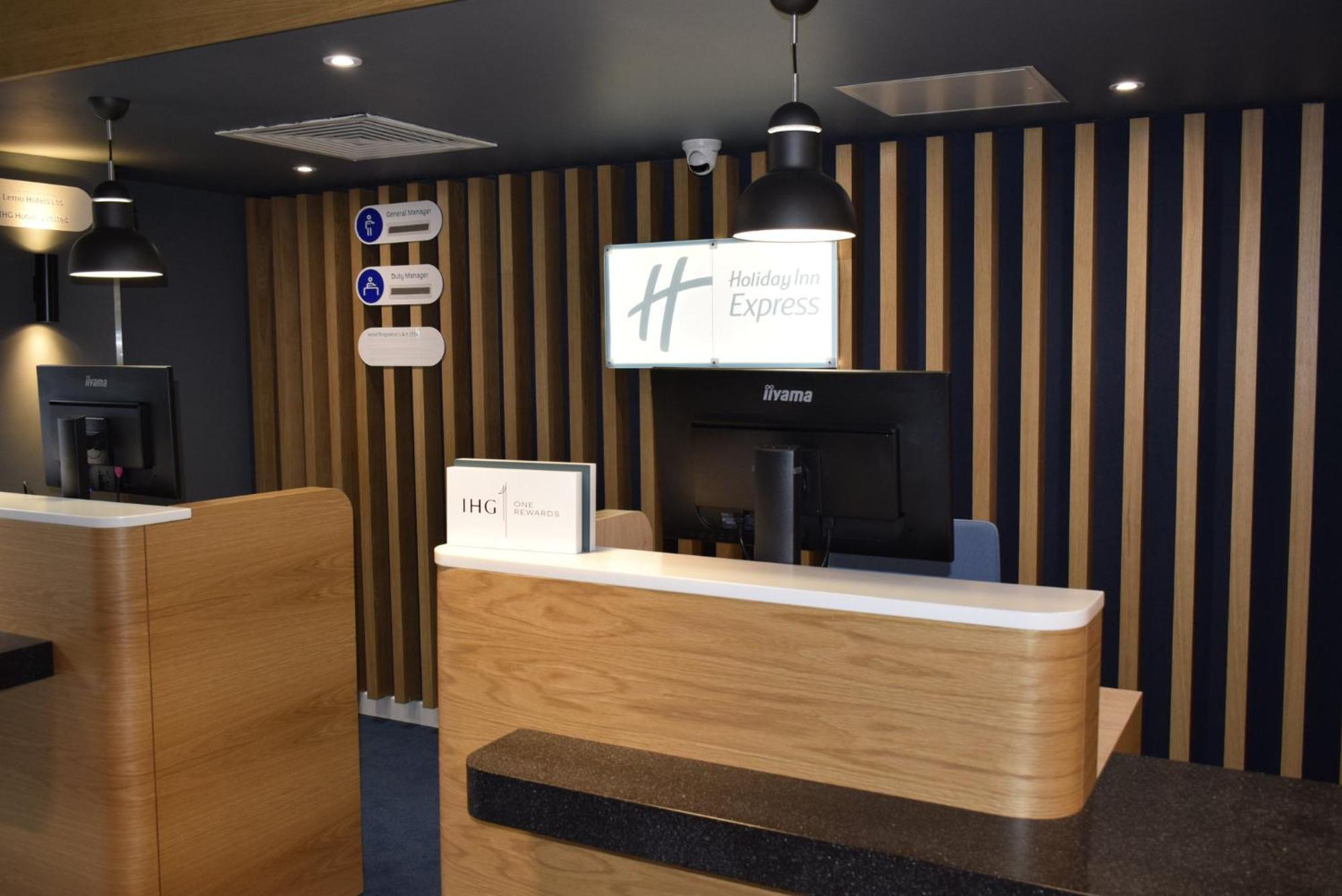 Holiday Inn Express London Croydon, An Ihg Hotel Zewnętrze zdjęcie